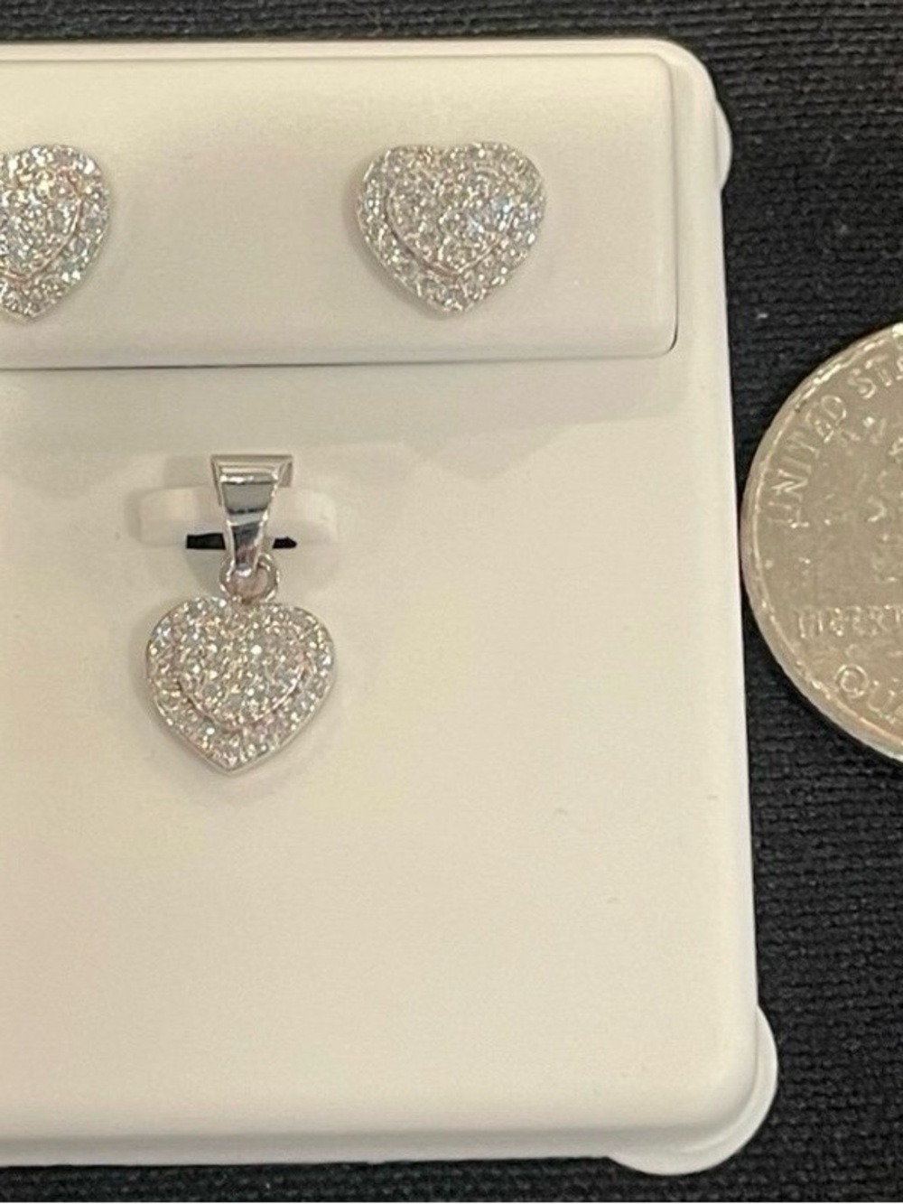 Rhodium plating over 925 silver 1.50ctw Moissanite heart pendant and earring set - Picture 2 of 4